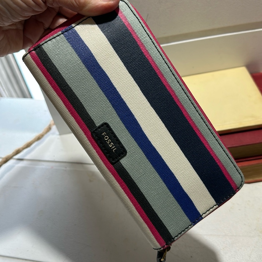 Fossil cloth covered full length wallet. Blue/white/fushia stripe. 3 side zip